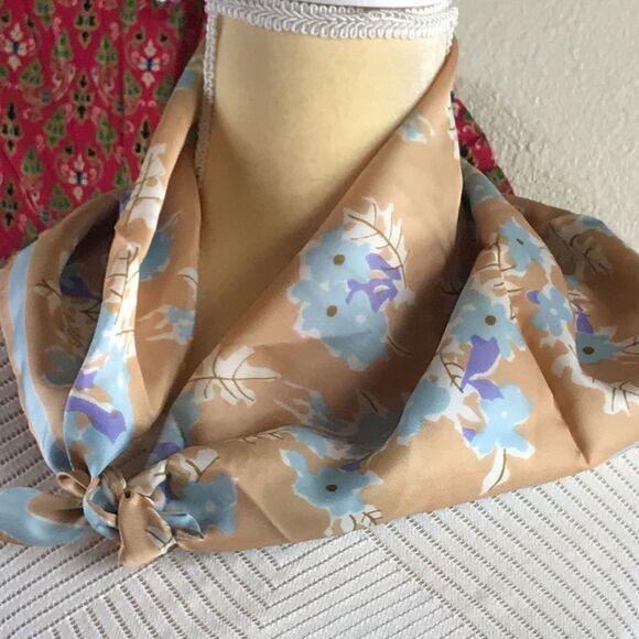Vintage Vera Neumann Scarf Size 22x22 main image 5